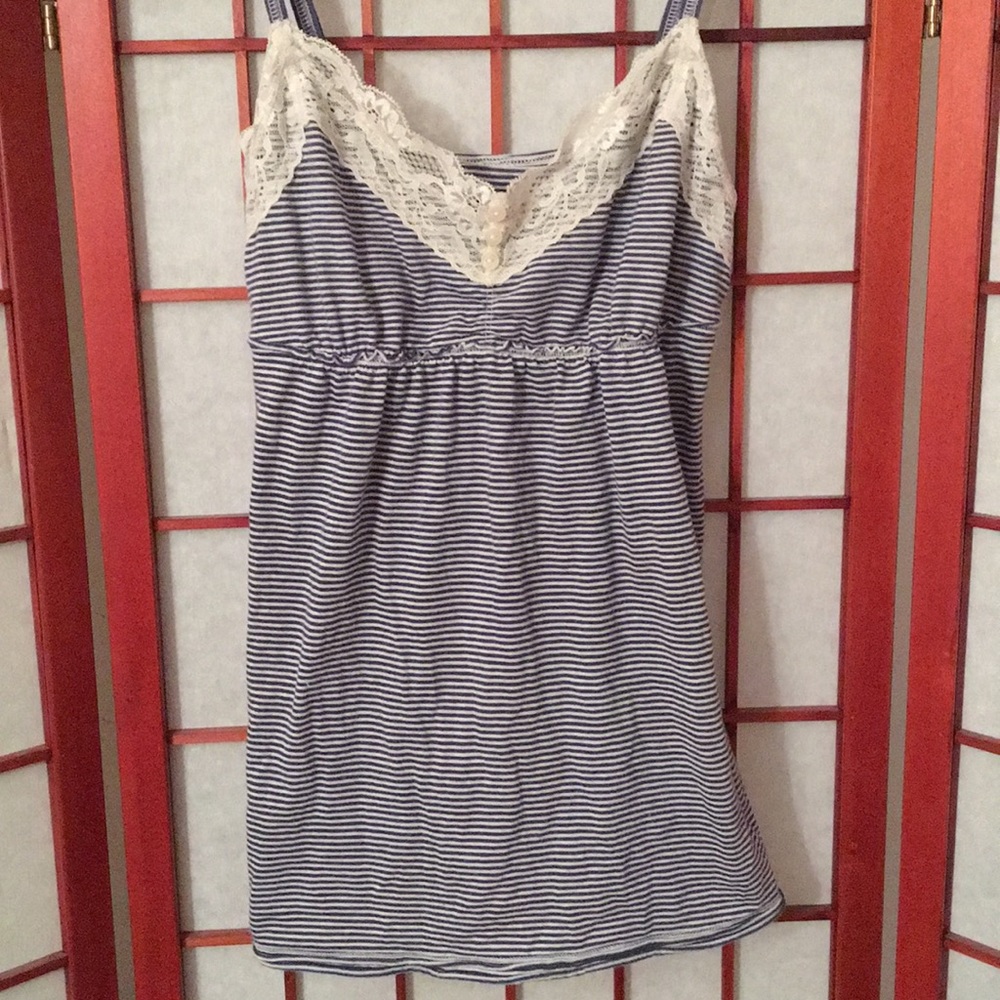 Hollister tank